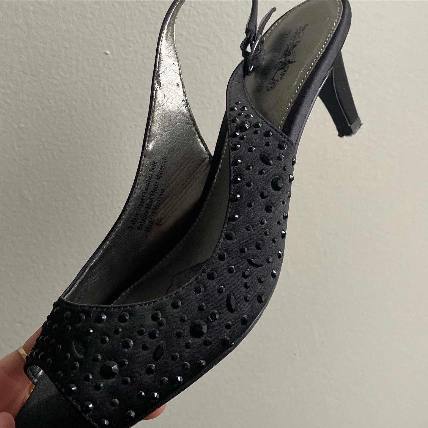VINTAGE COACH BLACK STUDDED HEELS