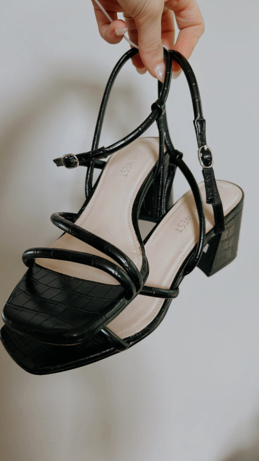 NINE WEST BARELY THERE SANDAL