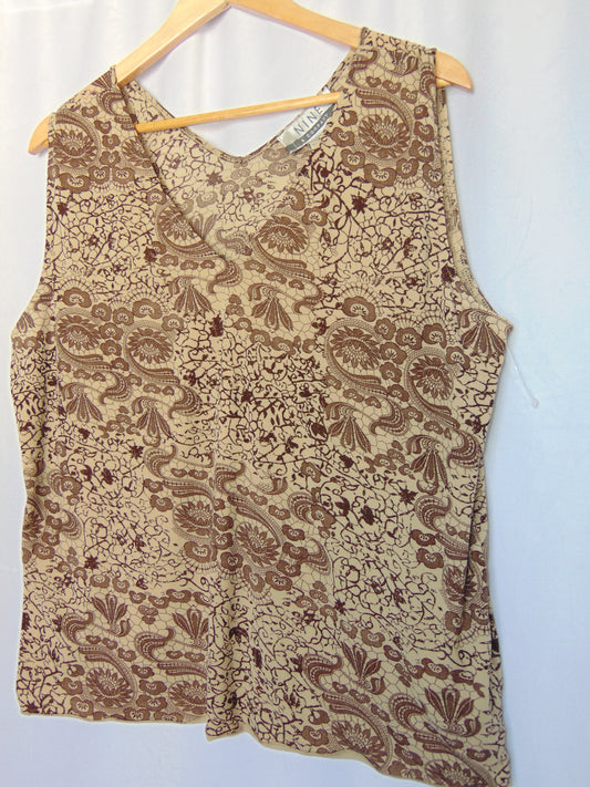 VINTAGE NINE & COMPANY PAISLEY MESH TOP