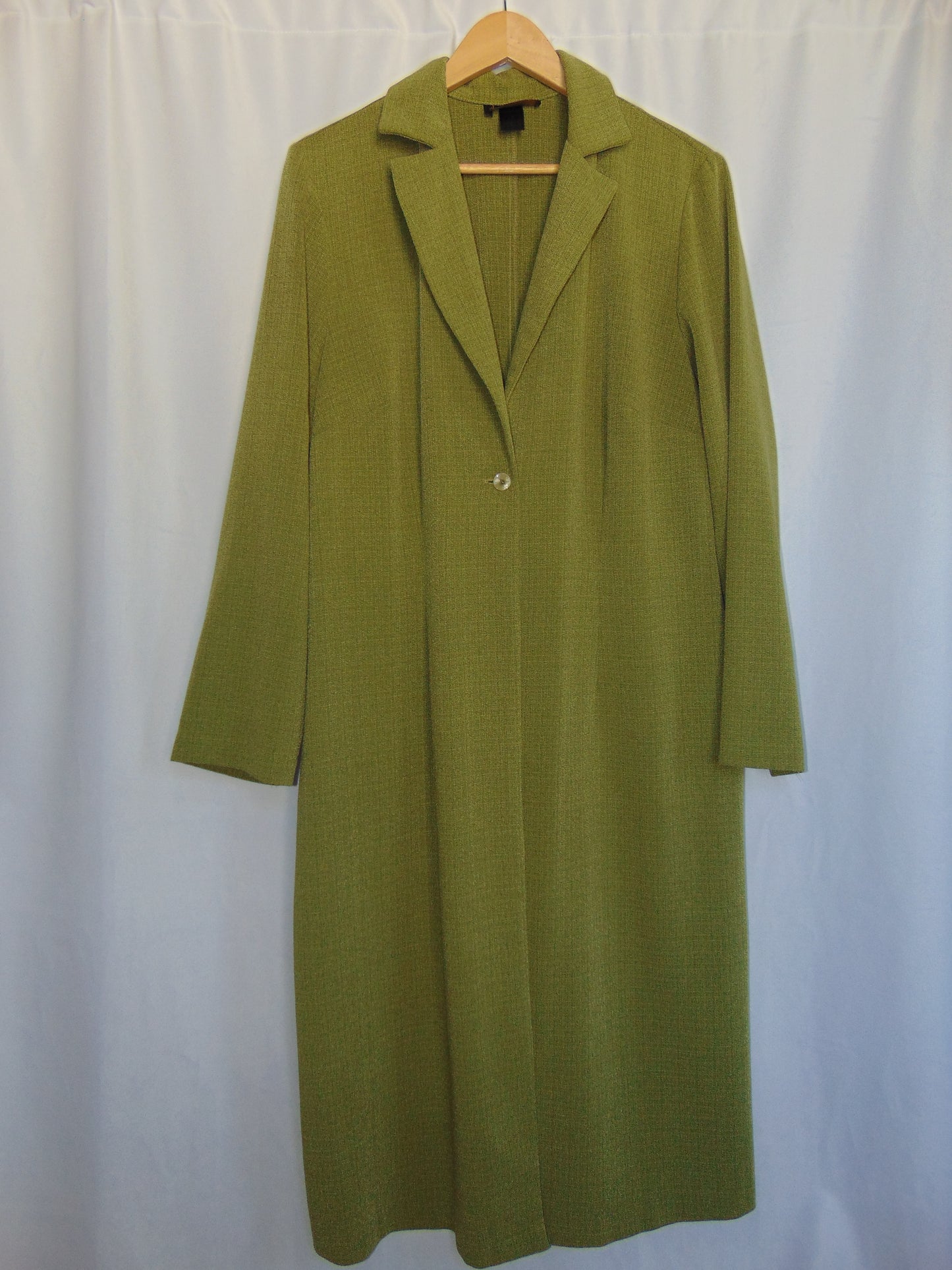 FLOOR-LENGTH GREEN DUSTER