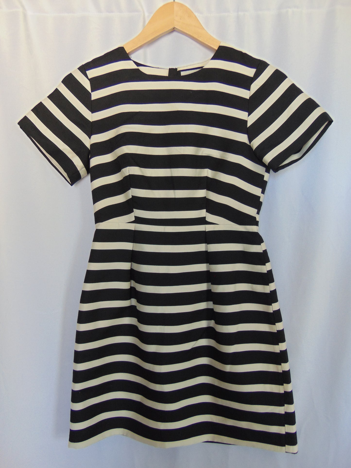 BLACK&WHITE STRIPED COCKTAIL DRESS
