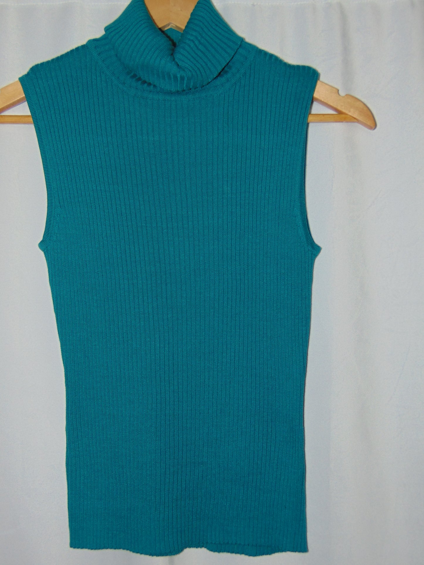 VINTAGE TURQUOISE SLEEVELESS TURTLENECK