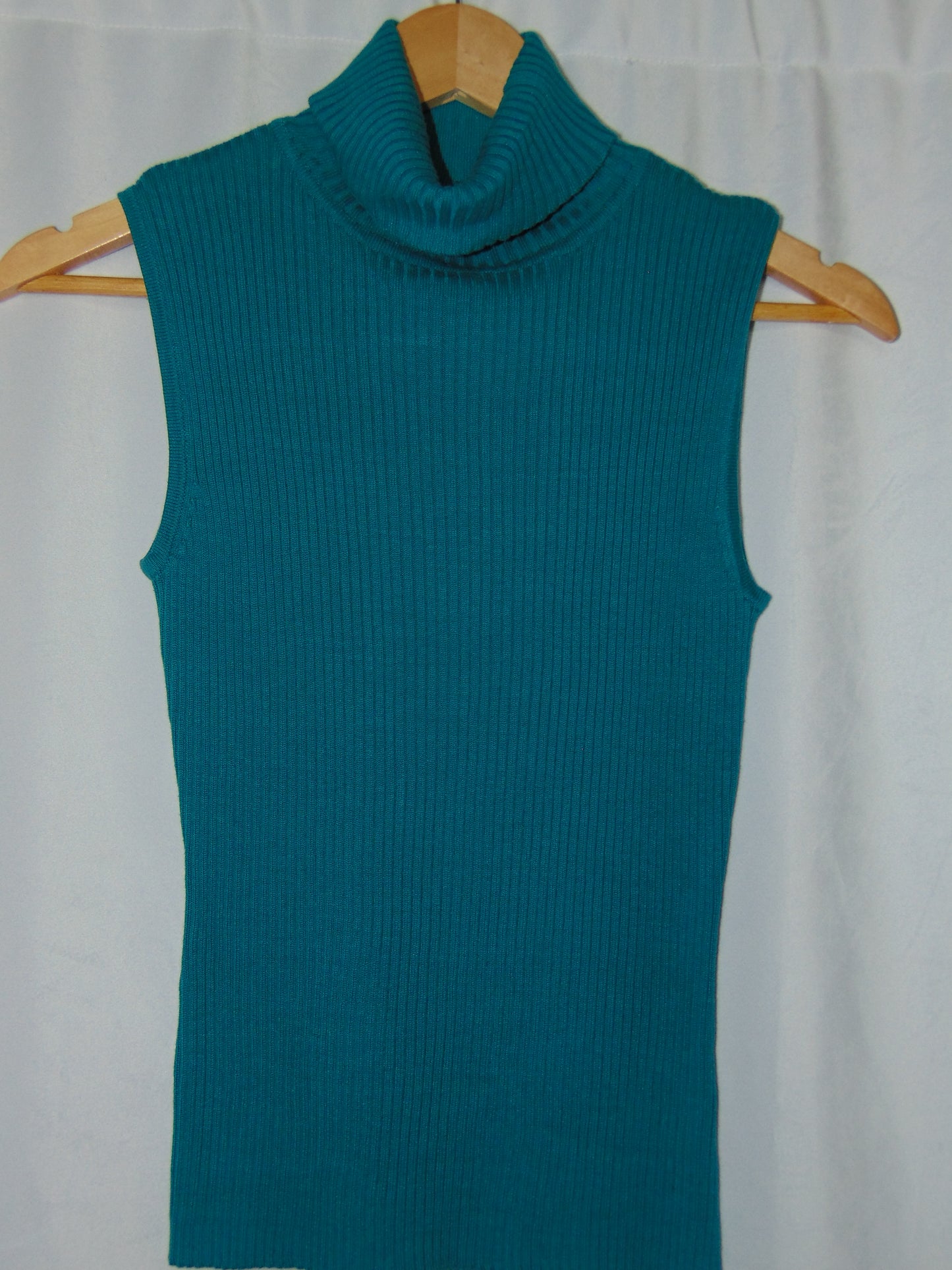 VINTAGE TURQUOISE SLEEVELESS TURTLENECK