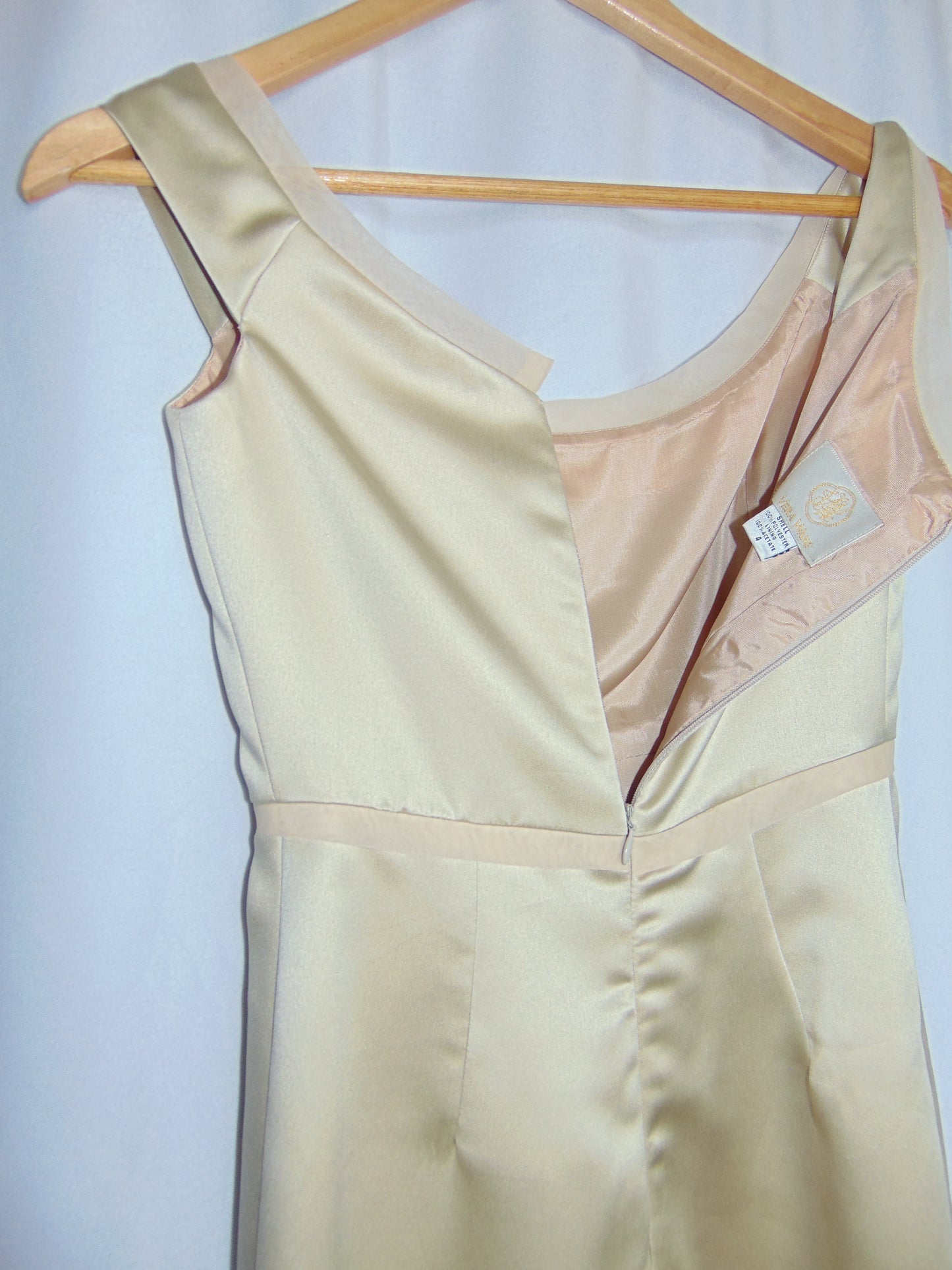 CHAMPAGNE VERA WANG GOWN