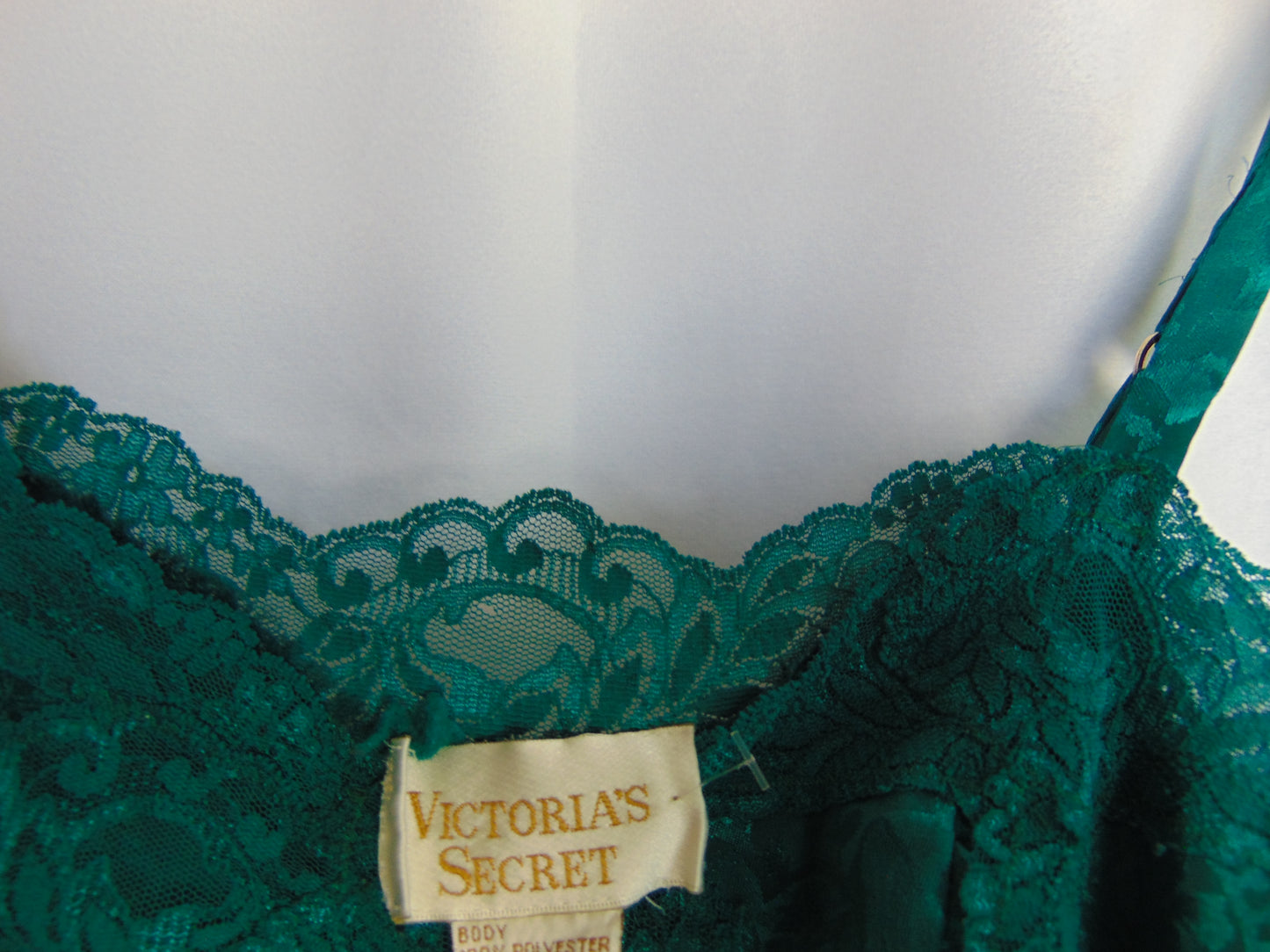 VINTAGE GOLD LABEL VICTORIA'S SECRET SLIP