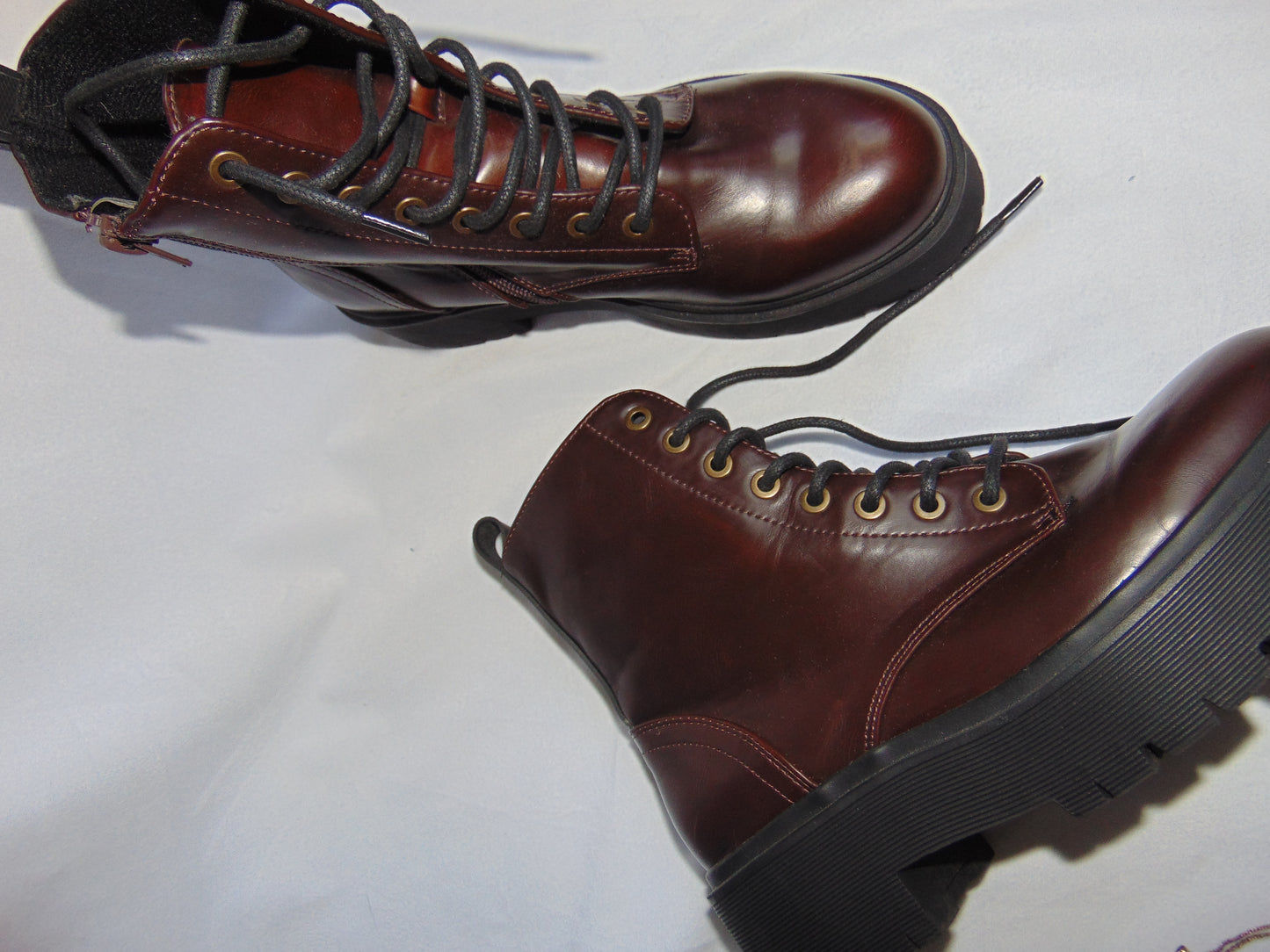 LONDON RAG BROWN LACE-UP ROUND TOE ANKLE BOOT