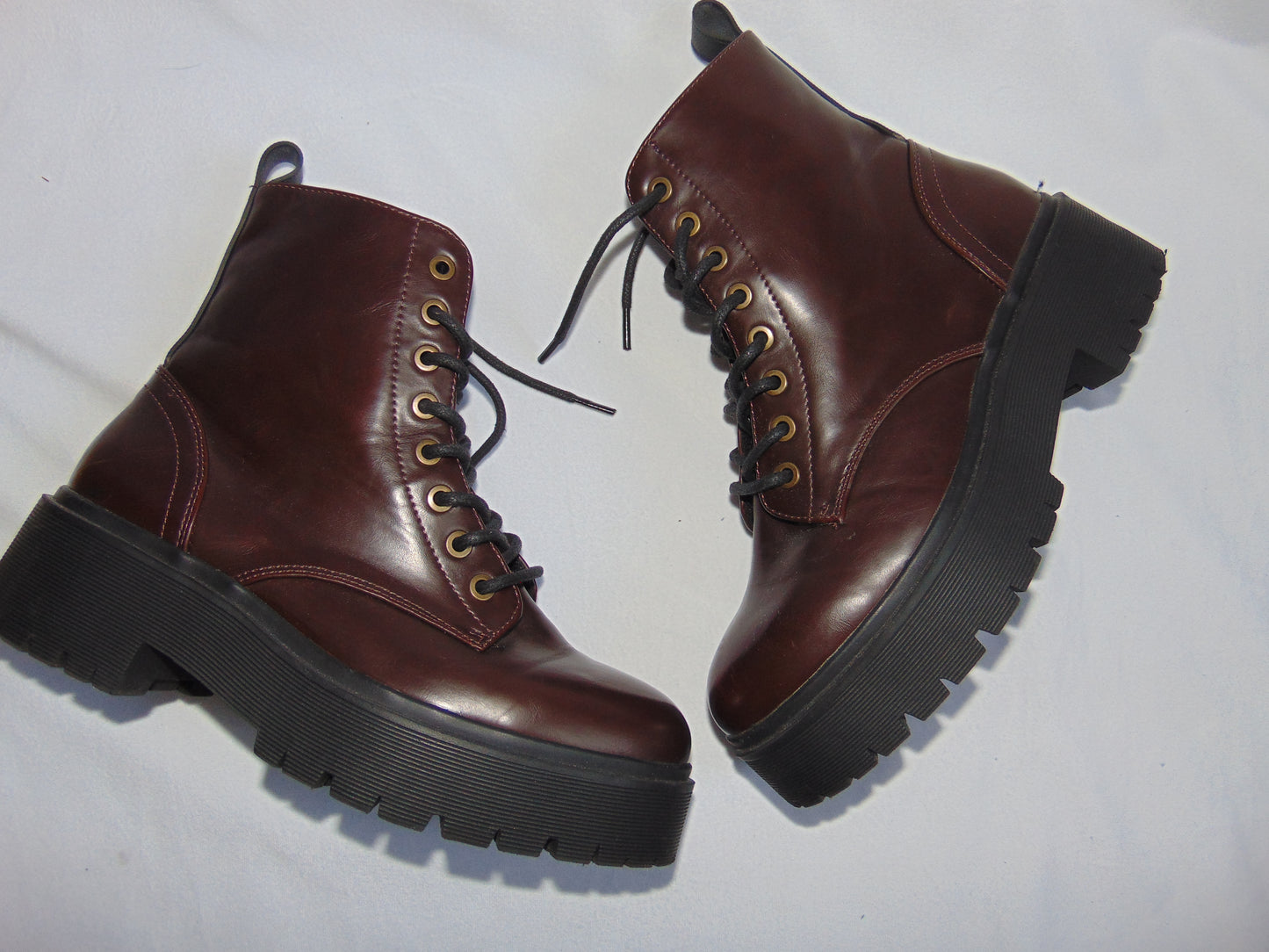 LONDON RAG BROWN LACE-UP ROUND TOE ANKLE BOOT