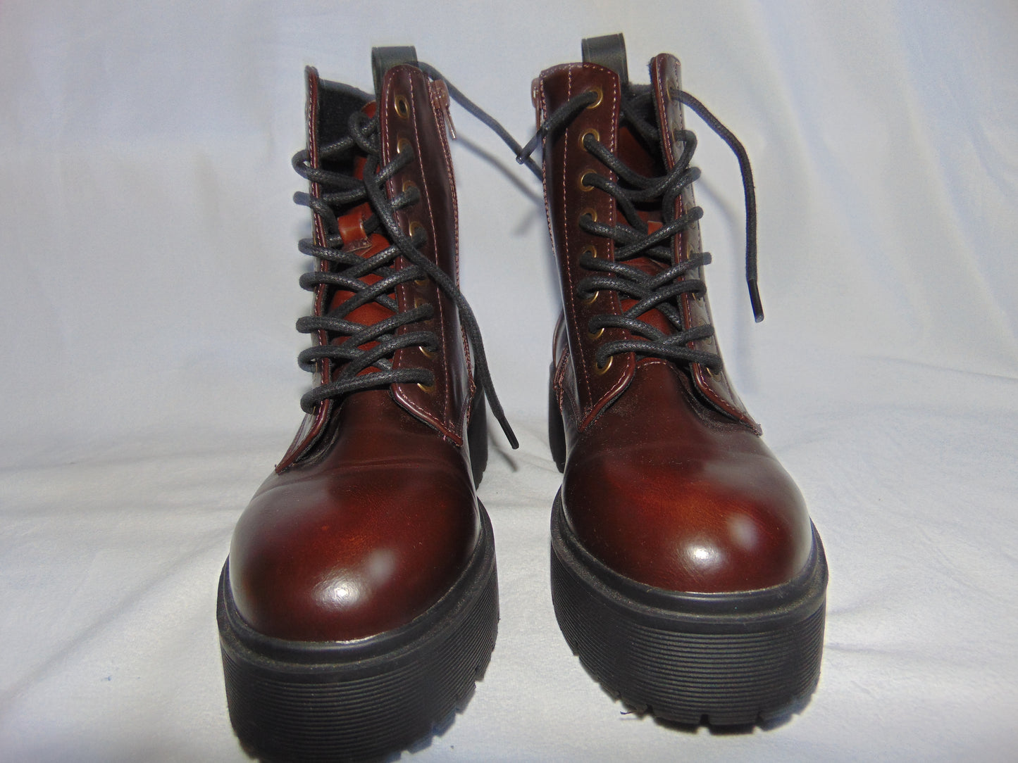 LONDON RAG BROWN LACE-UP ROUND TOE ANKLE BOOT