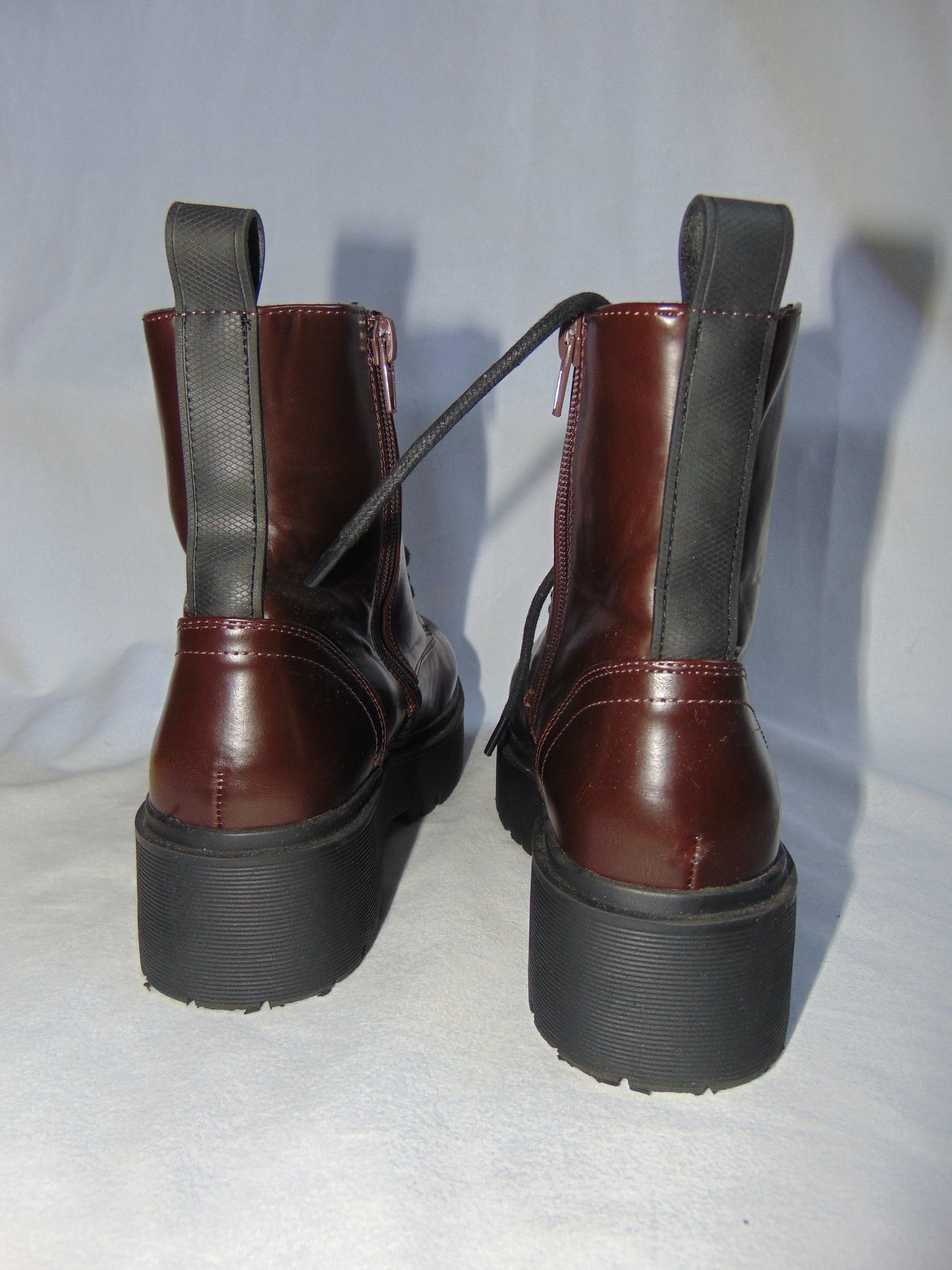 LONDON RAG BROWN LACE-UP ROUND TOE ANKLE BOOT