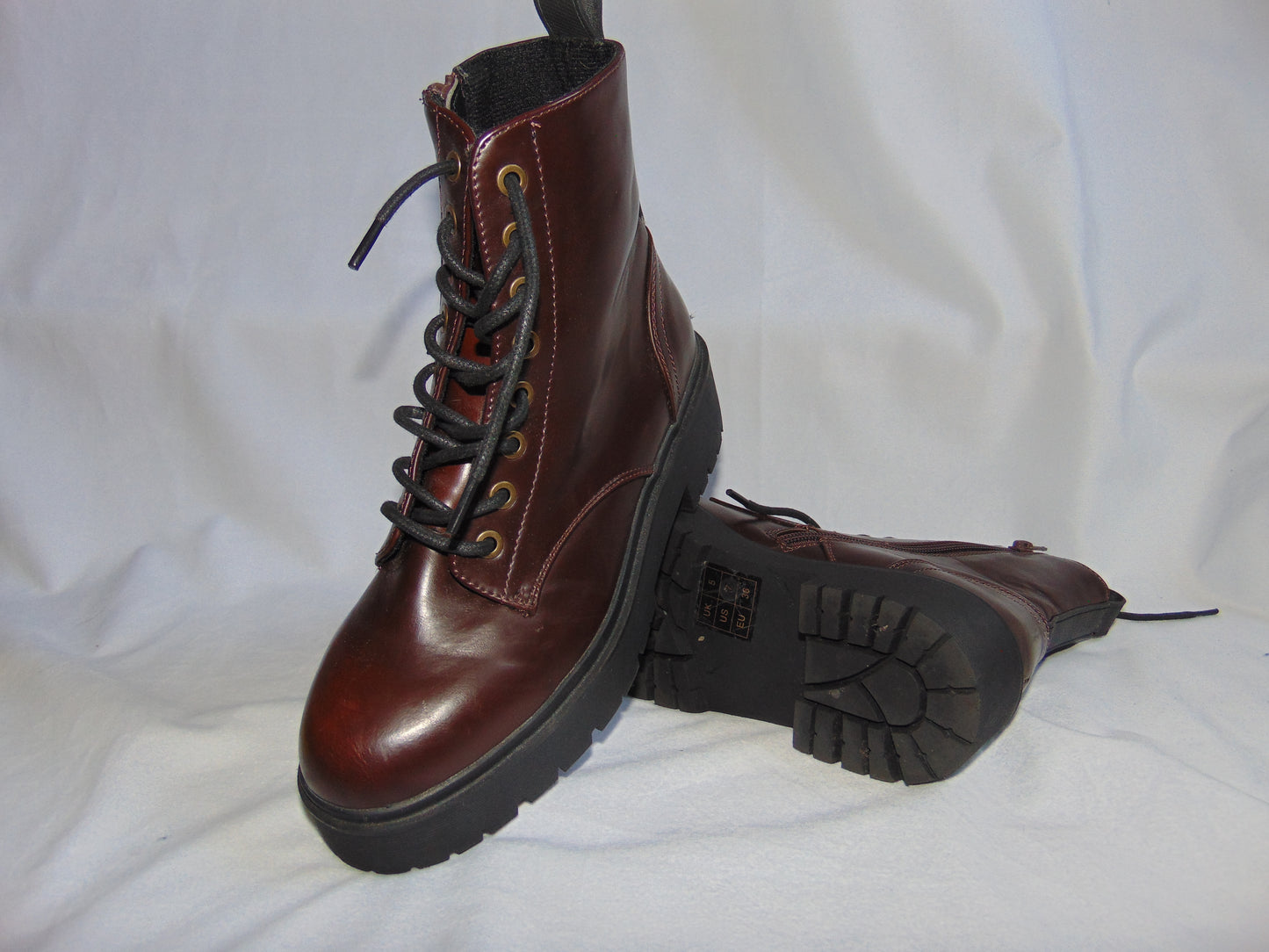 LONDON RAG BROWN LACE-UP ROUND TOE ANKLE BOOT