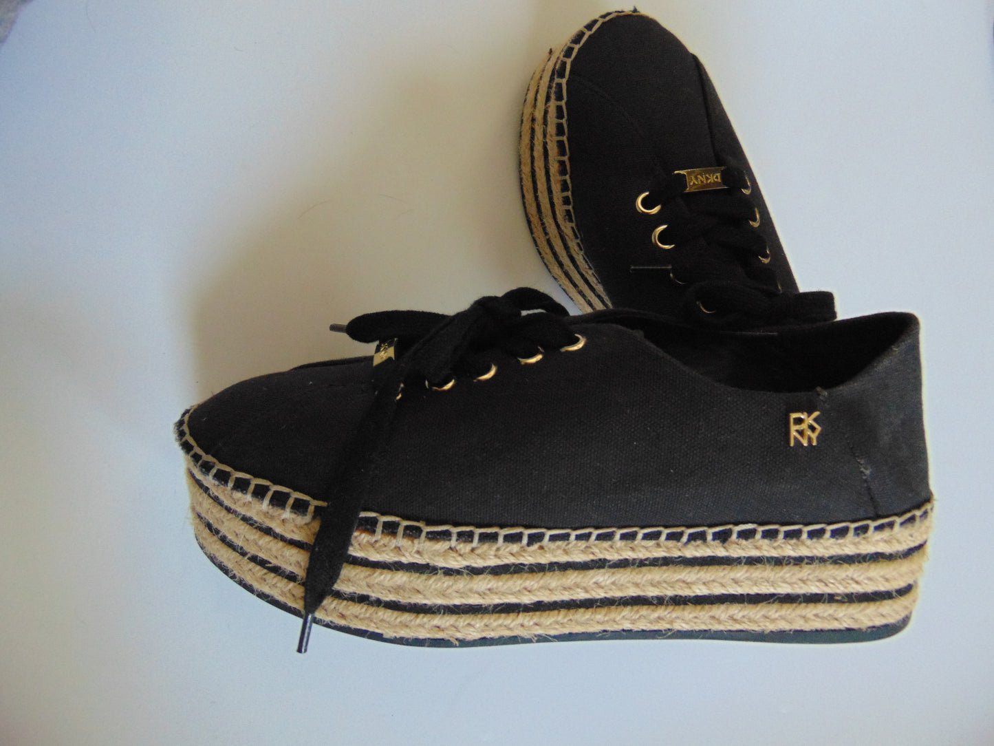 DKNY CANVAS PLATFORM ESPADRILLE