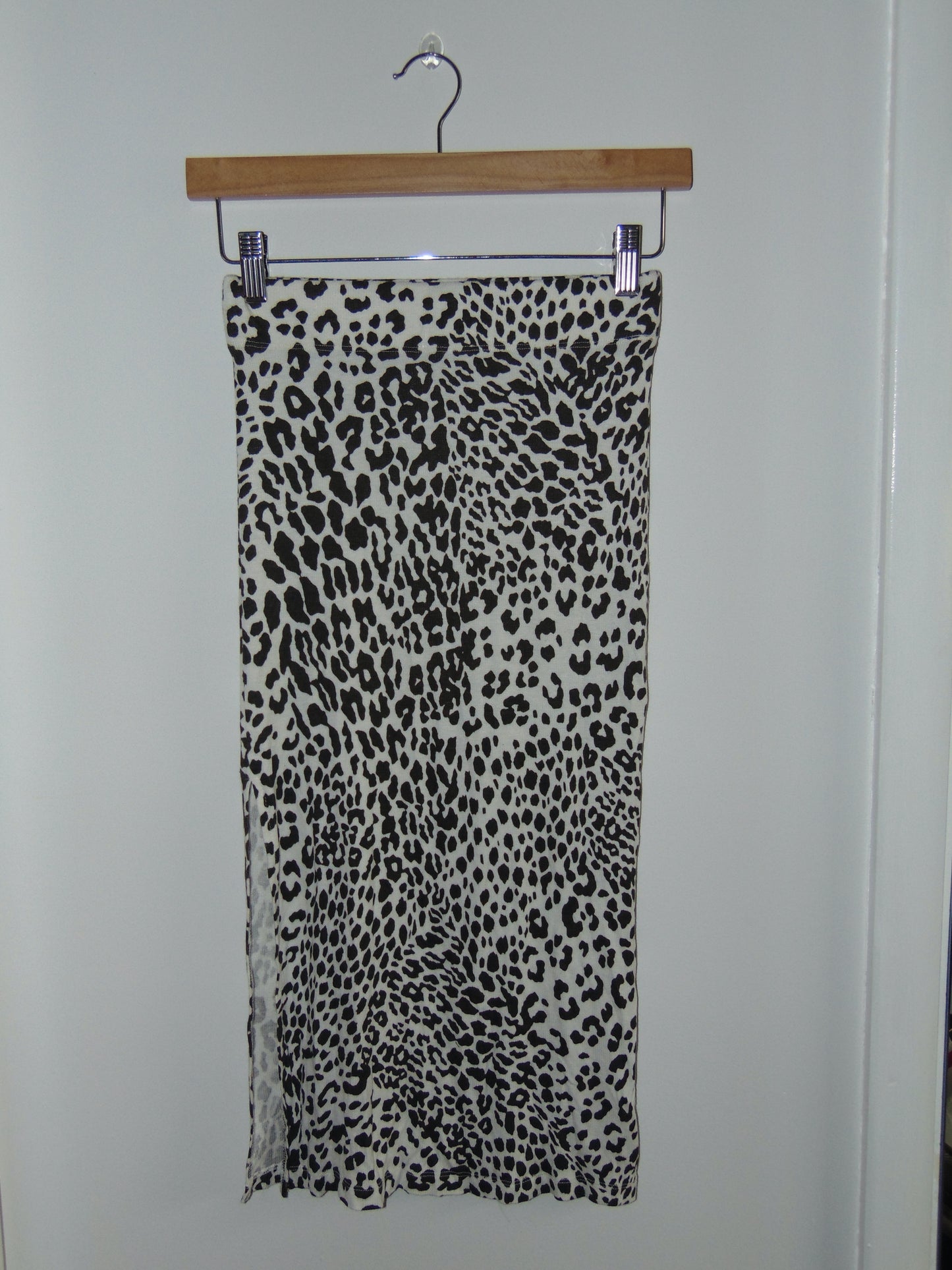 WHITE & BROWN ANIMAL PRINT SKIRT