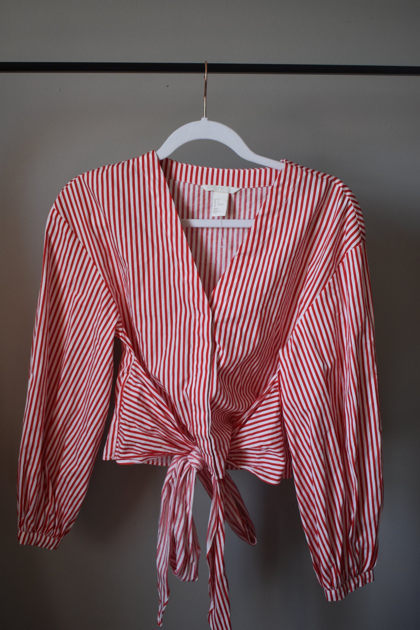 RED & WHITE STRIPE FRONT TIE TOP