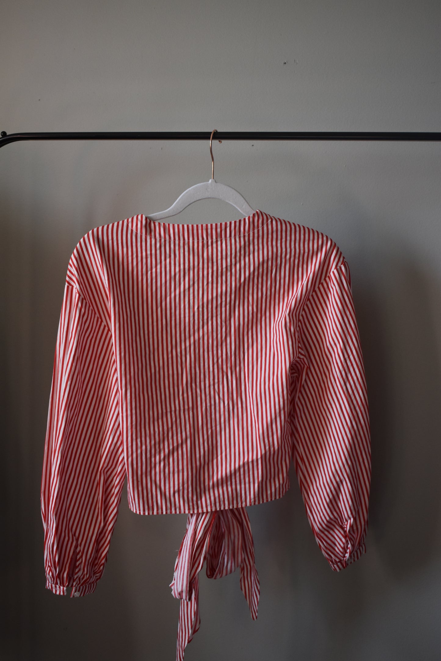 RED & WHITE STRIPE FRONT TIE TOP