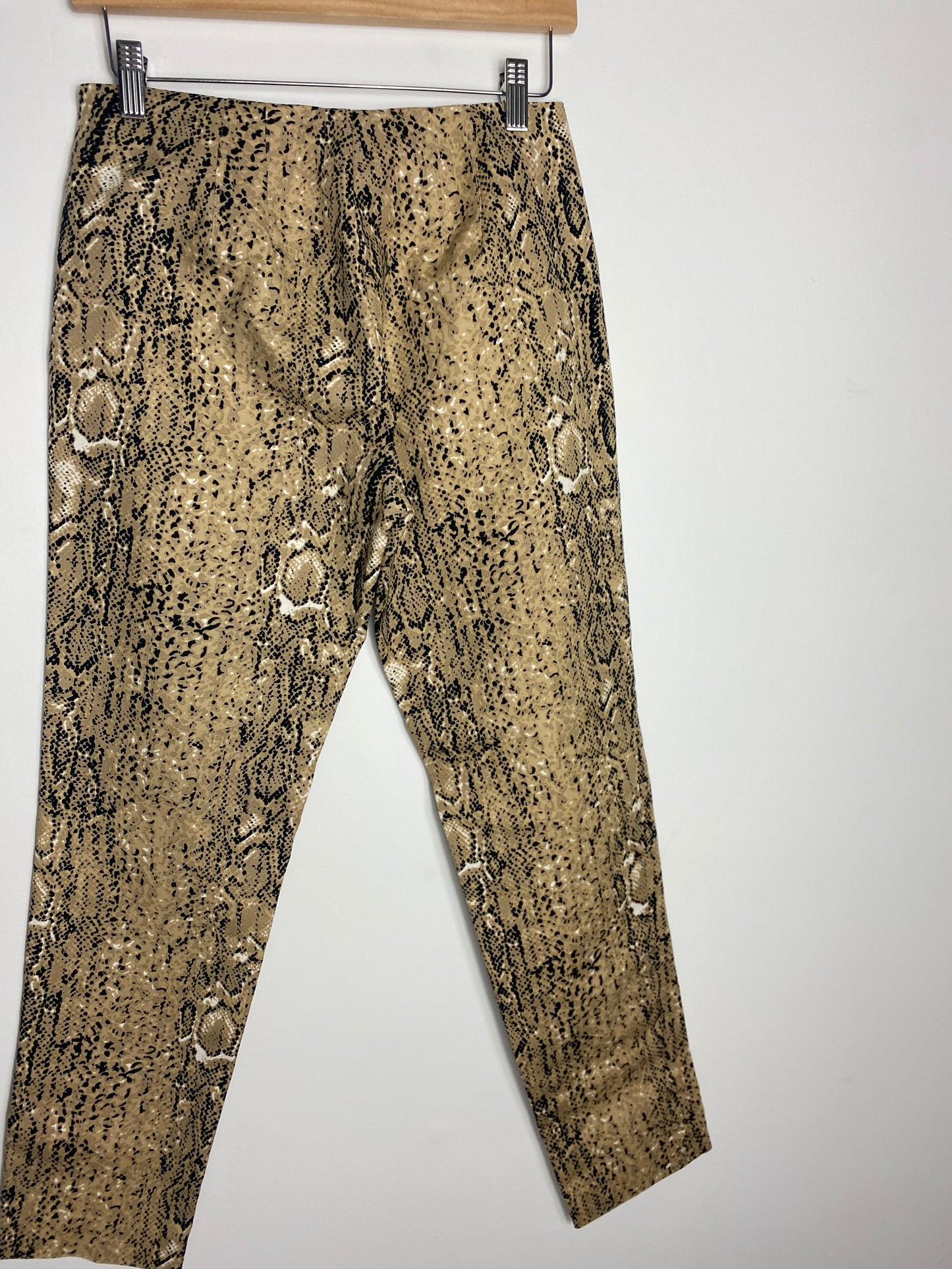 VINCE CAMUTO SNAKESKIN PRINT PANTS