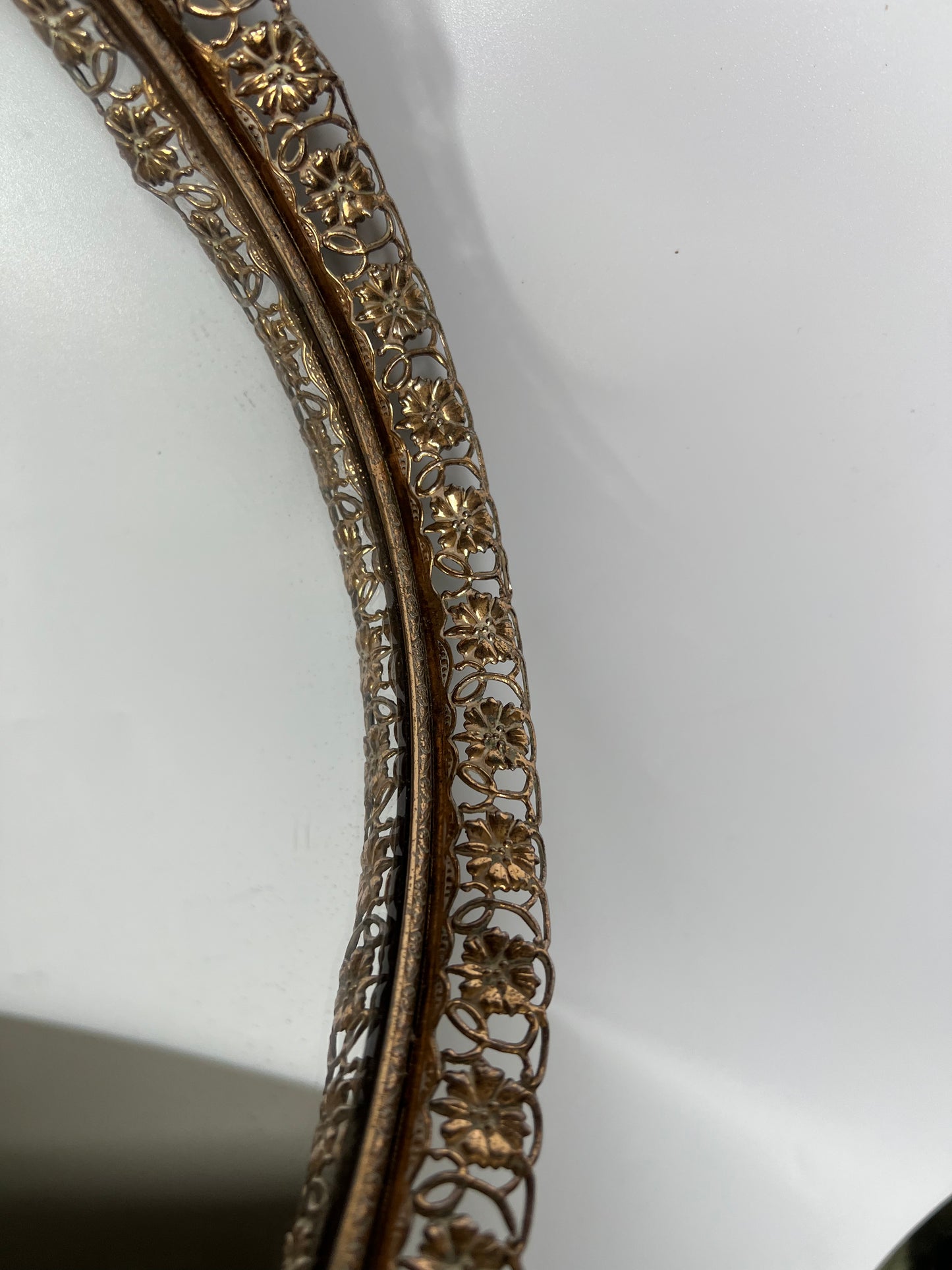 VINTAGE HOLLYWOOD STYLE OVAL VANITY TRAY