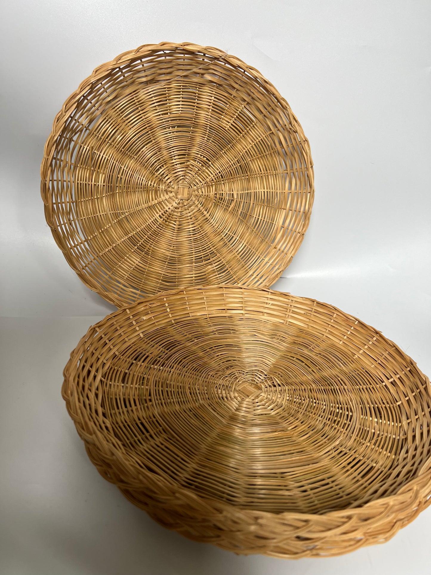 SET OF 2 WICKER CHARGING PLATES