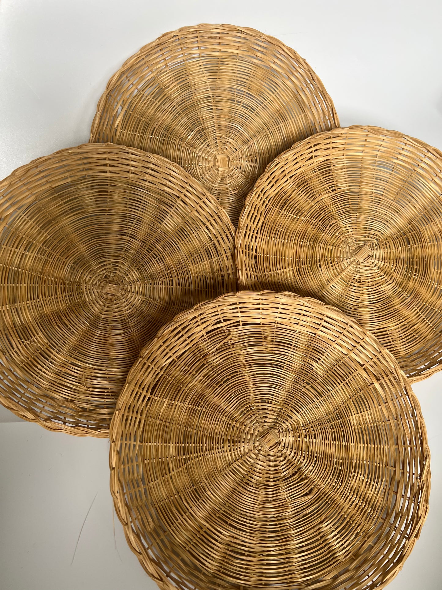 SET OF 2 WICKER CHARGING PLATES
