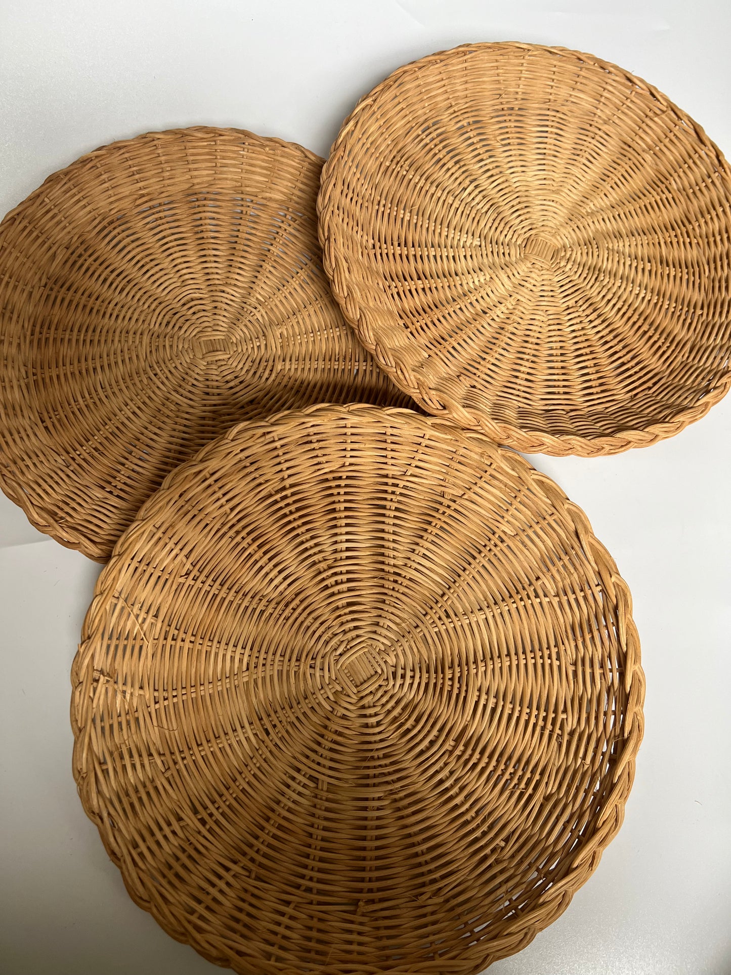 SET OF 3 BRAIDED WICKER CHARGING PLATES