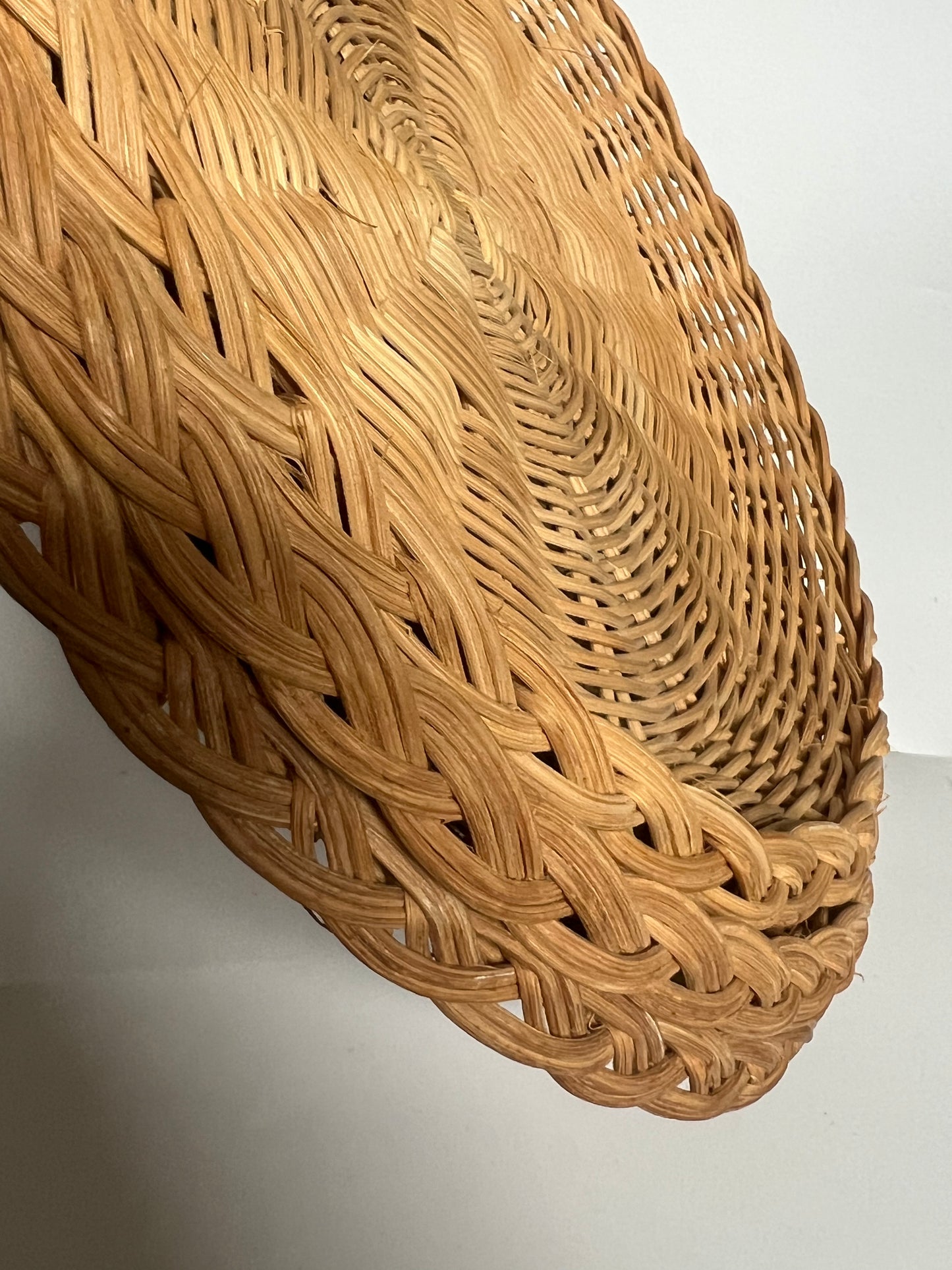 SET OF 3 BRAIDED WICKER CHARGING PLATES