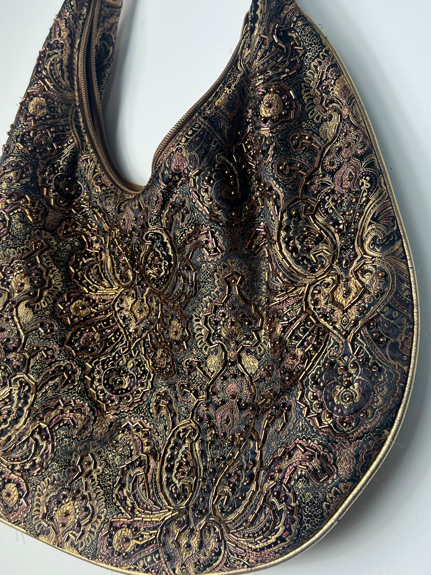 80'S TIANNI VINTAGE PAISLEY PRINT SHOULDER BAG WITH BUGLE BEADS