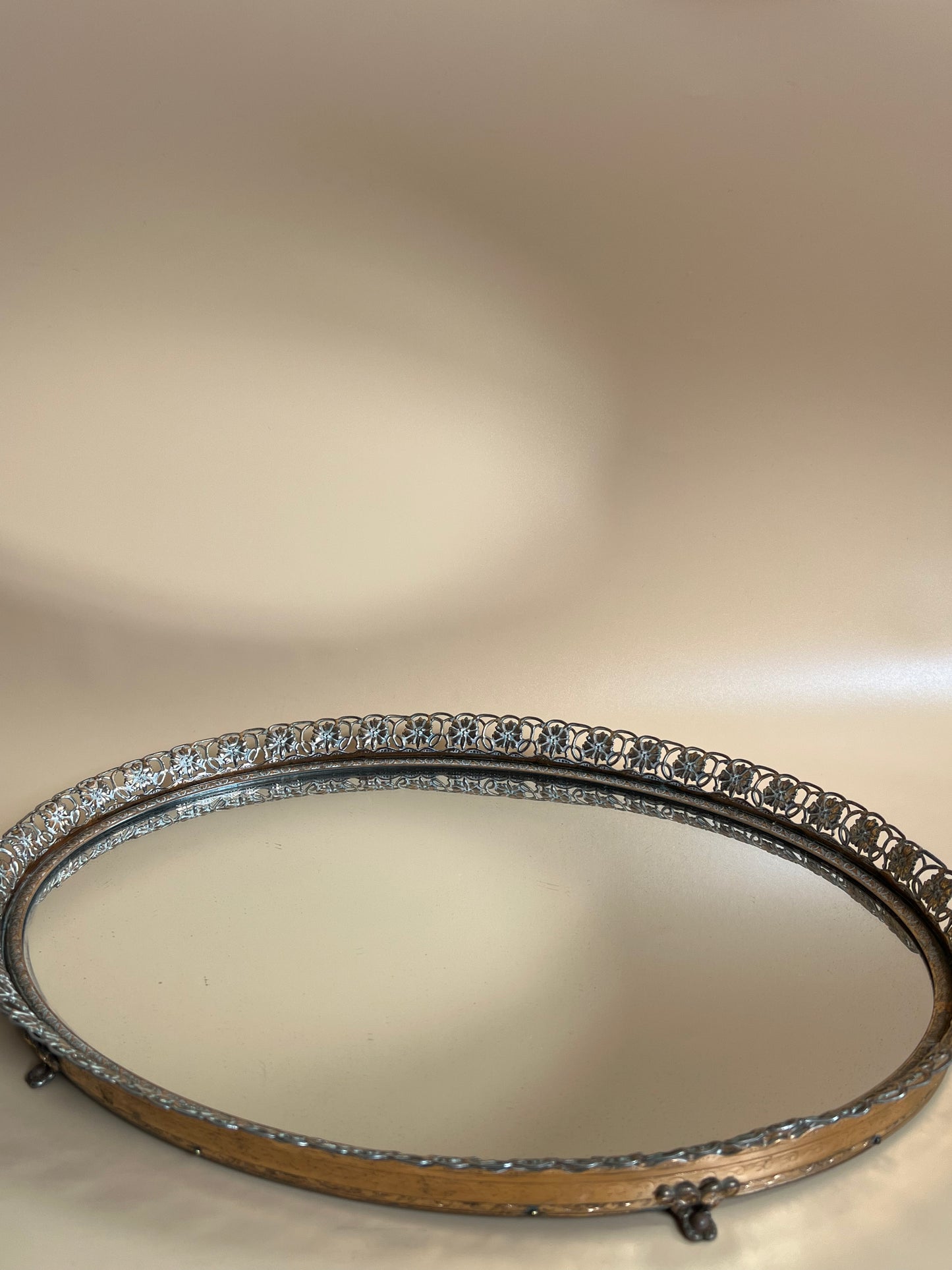 VINTAGE HOLLYWOOD STYLE OVAL VANITY TRAY