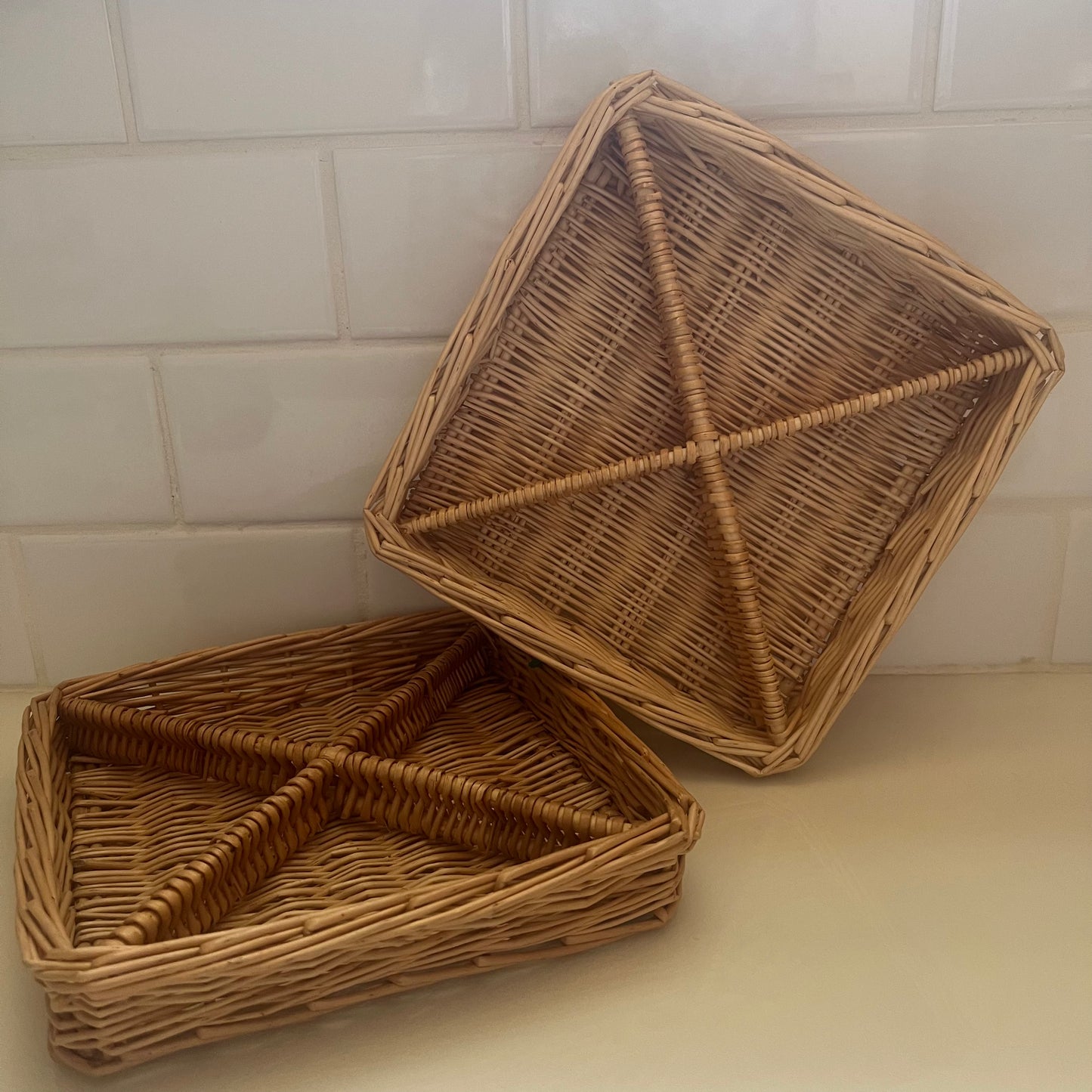 WICKER CRISS-CROSS BASKET
