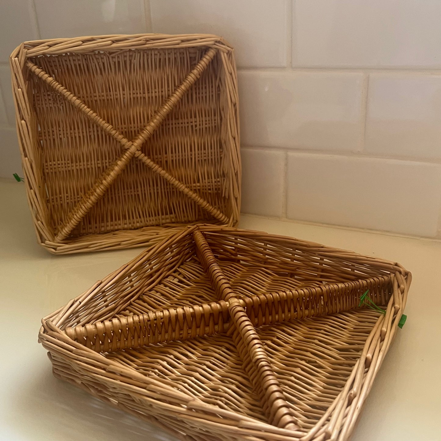 WICKER CRISS-CROSS BASKET