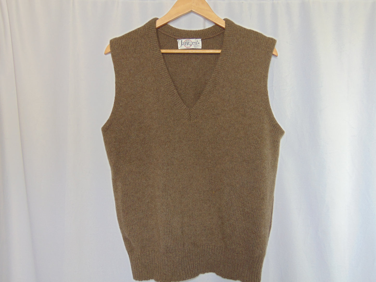VINTAGE OVERSIZED KNIT VEST