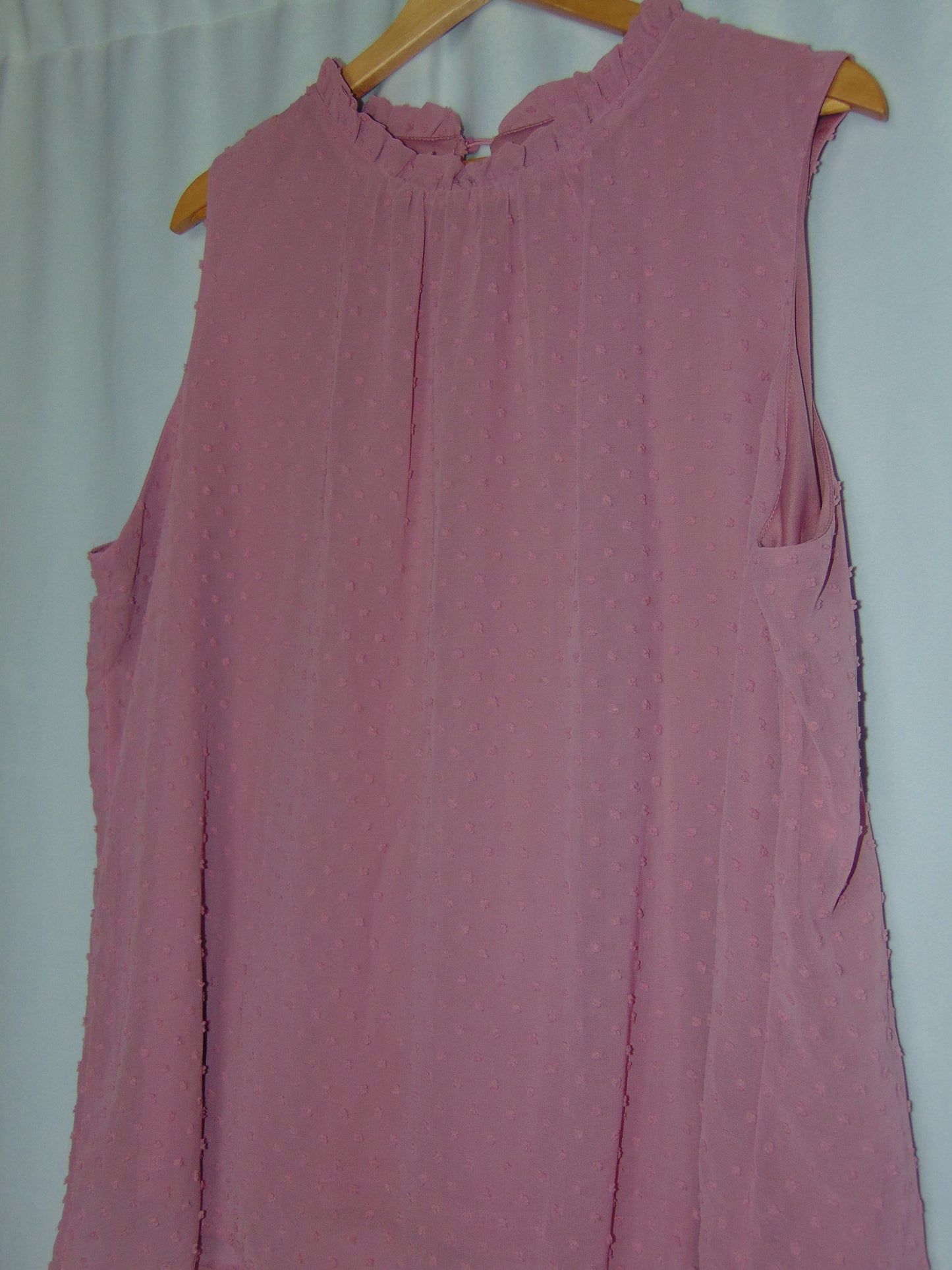 EMBROIDERED MAUVE SLEEVELESS BLOUSE