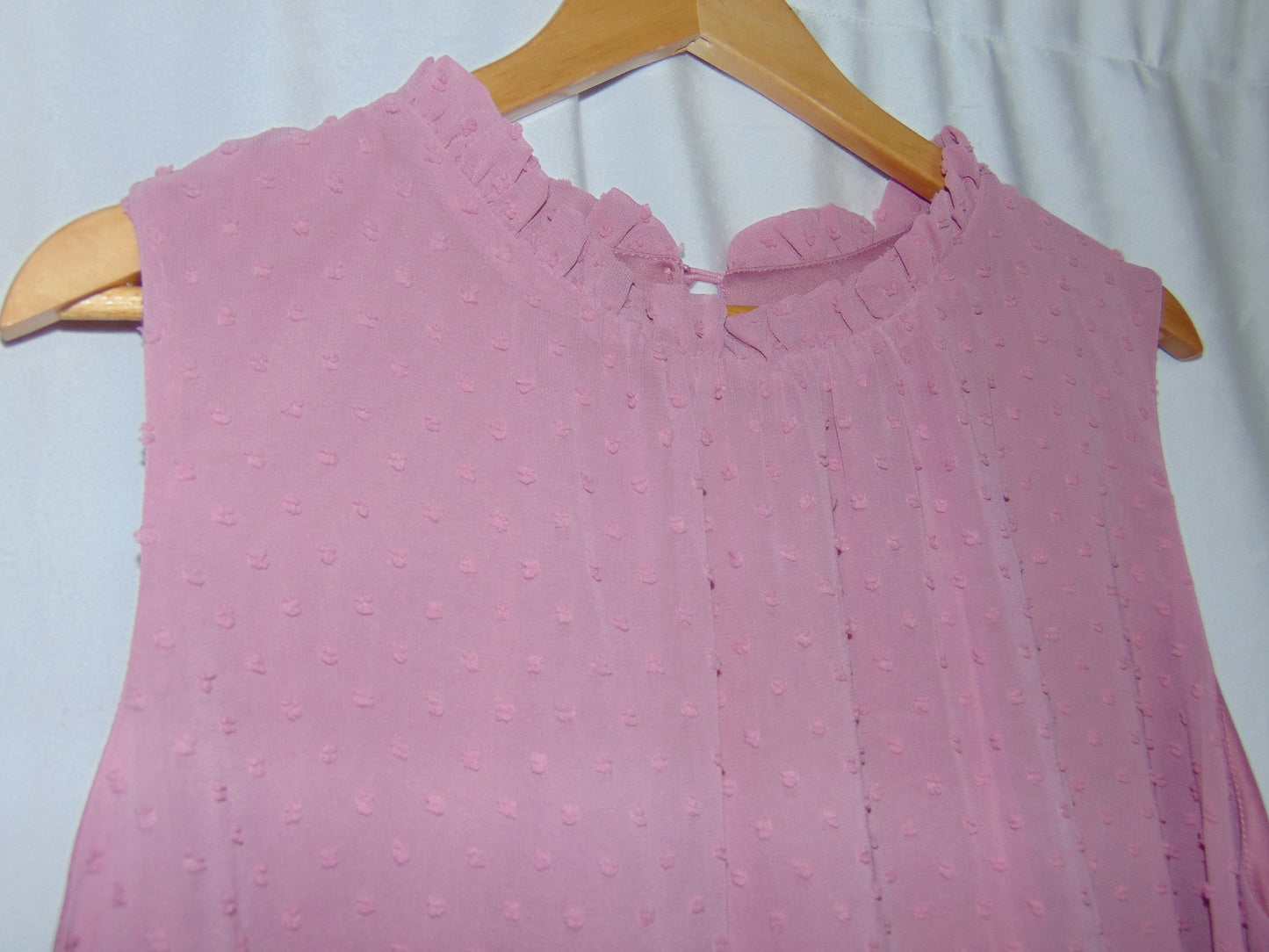 EMBROIDERED MAUVE SLEEVELESS BLOUSE