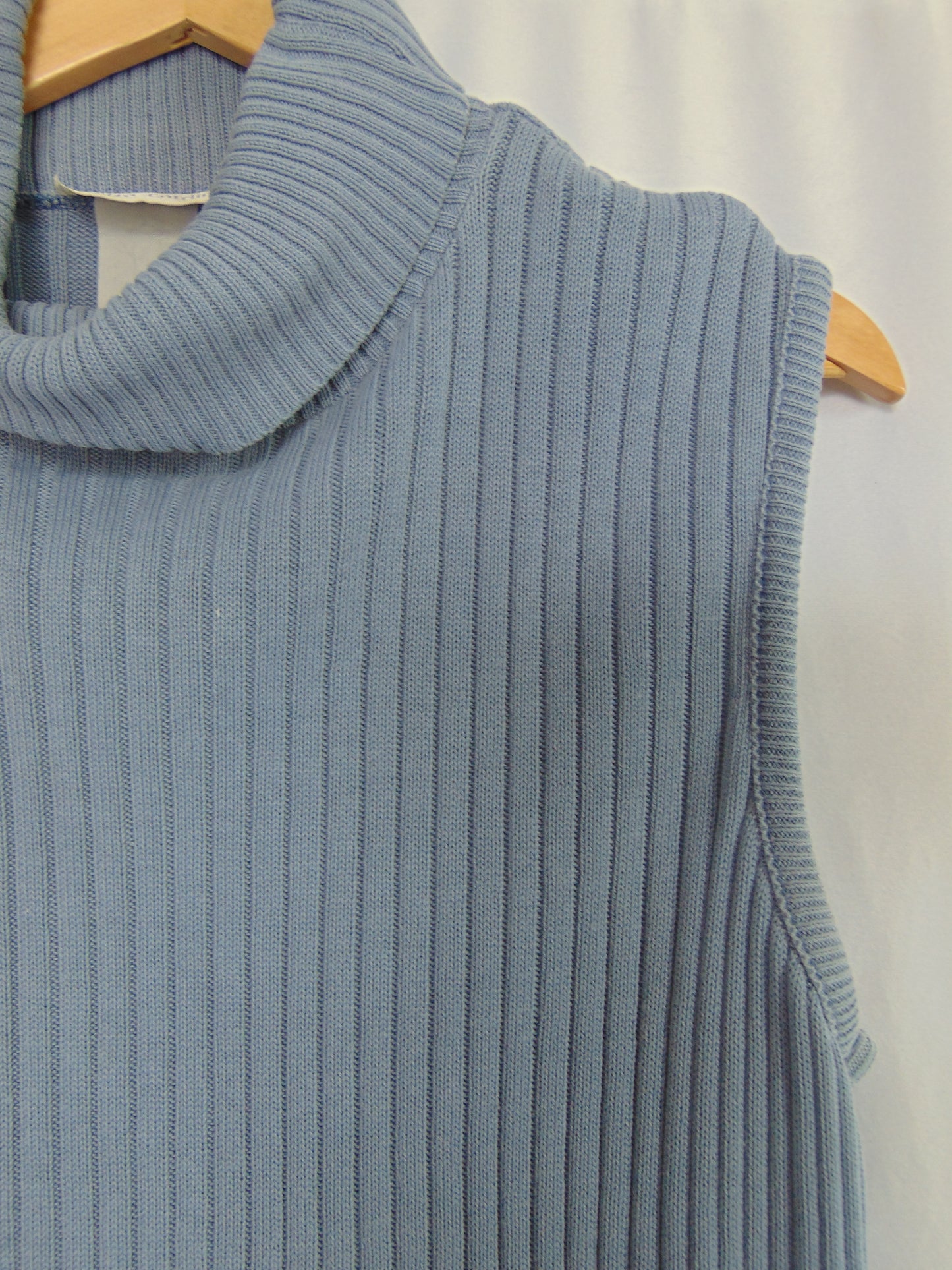 VINTAGE PIERRE CARDIN SLEEVELESS SWEATER