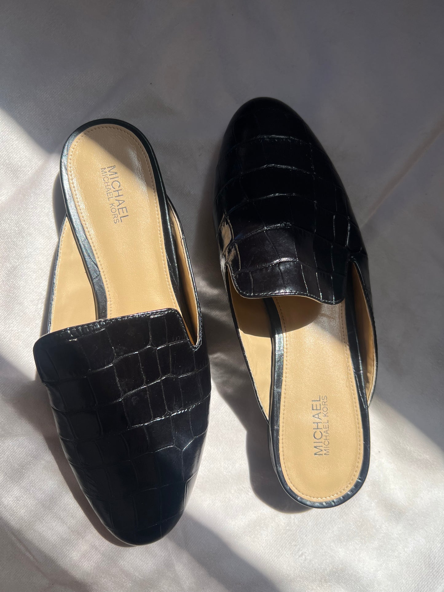 CROC-EMBOSSED LEATHER SLIP ON MULES