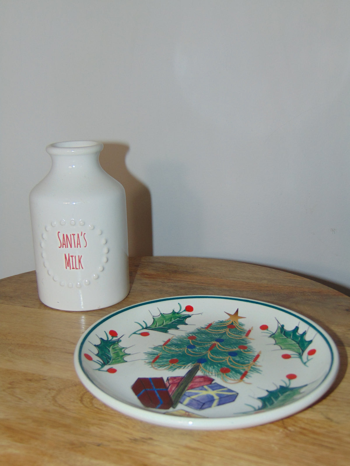 Italian Ceramic Hand Painted Christmas Tree Holly and Berry Snack Plate