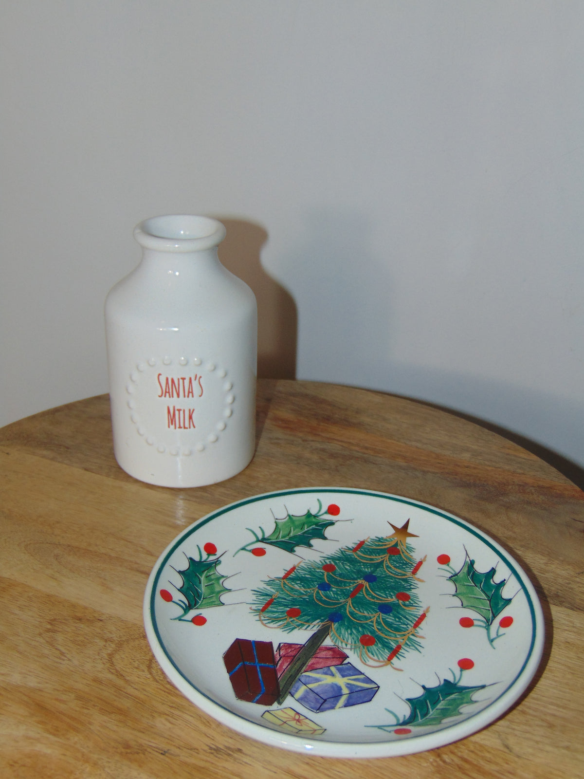 Italian Ceramic Hand Painted Christmas Tree Holly and Berry Snack Plate