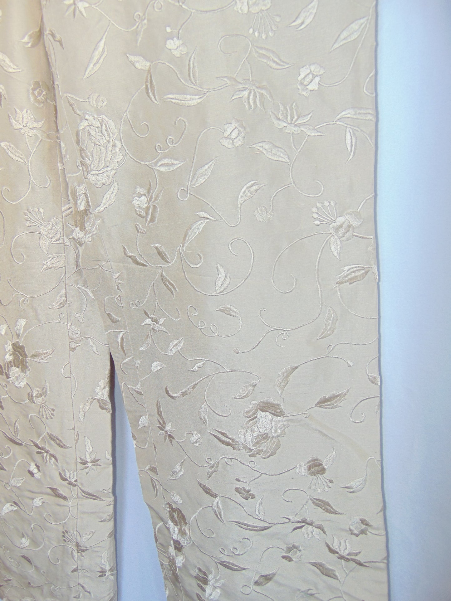 SILK FLORAL EMBROIDERED PANTS