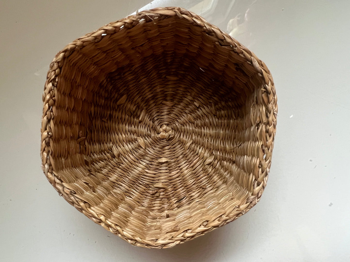 VINTAGE 20TH CENTURY WOVEN TRINKET BOX